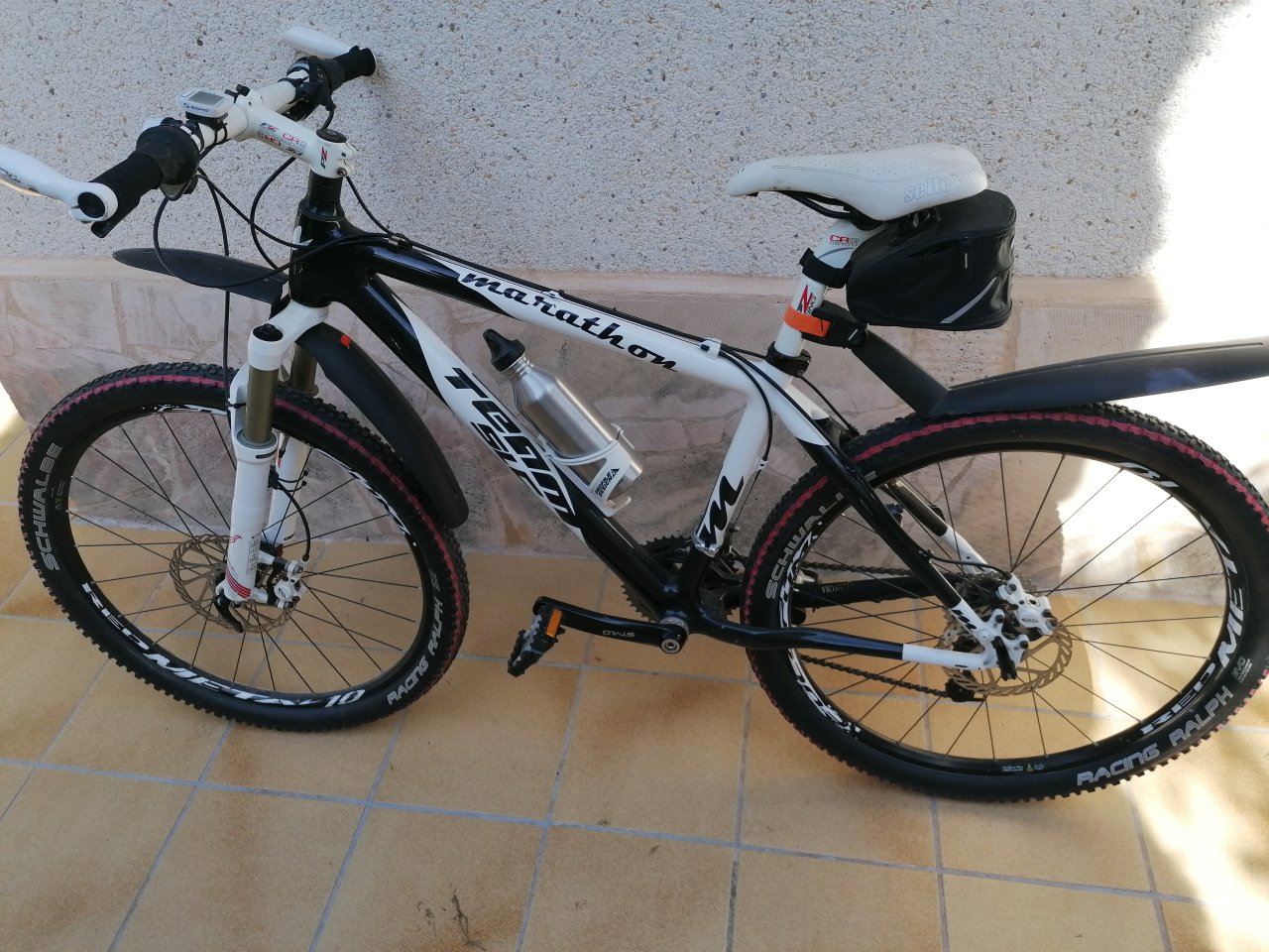 Neuwertiges Damen Carbon Mountainbike