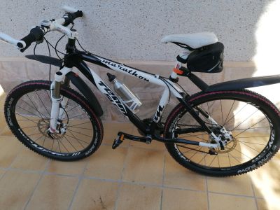 Neuwertiges Damen Carbon Mountainbike