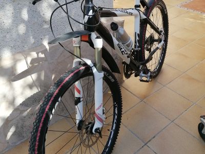 Neuwertiges Damen Carbon Mountainbike