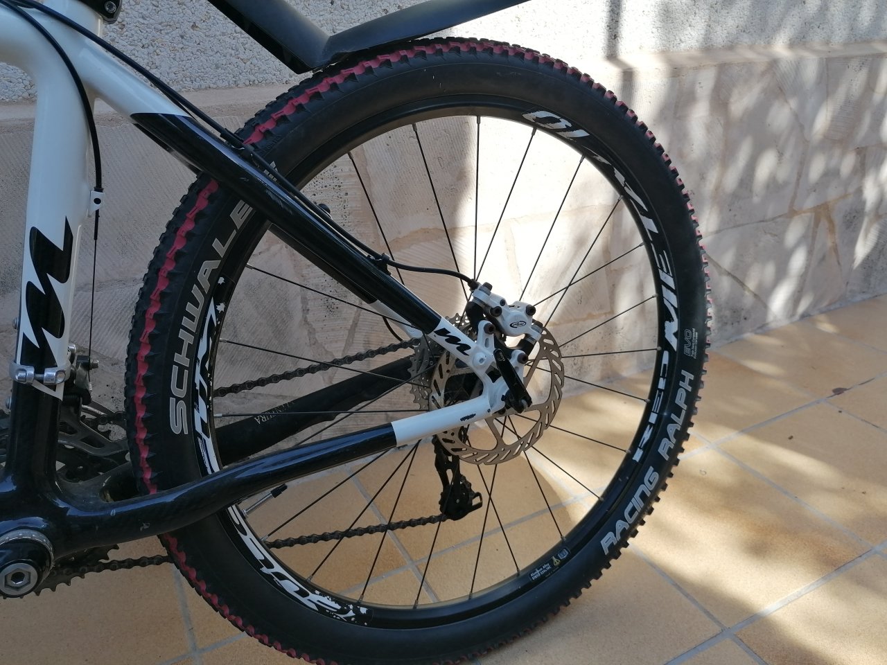 Neuwertiges Damen Carbon Mountainbike