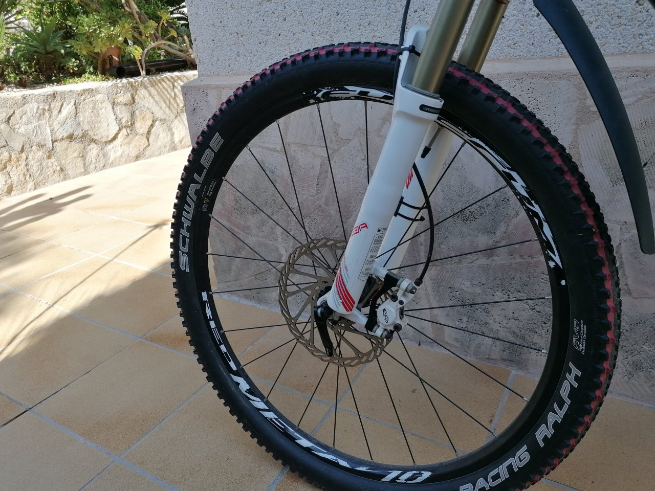 Neuwertiges Damen Carbon Mountainbike