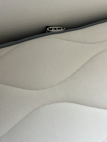 Neuwertiges IKEA Bett inkl Matratze