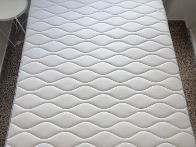 Neuwertiges IKEA Bett inkl Matratze