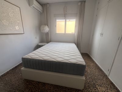 Neuwertiges IKEA Bett inkl Matratze
