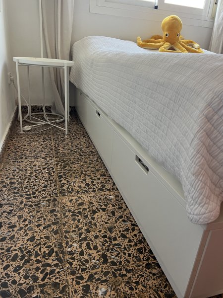 Neuwertiges IKEA Bett inkl Matratze