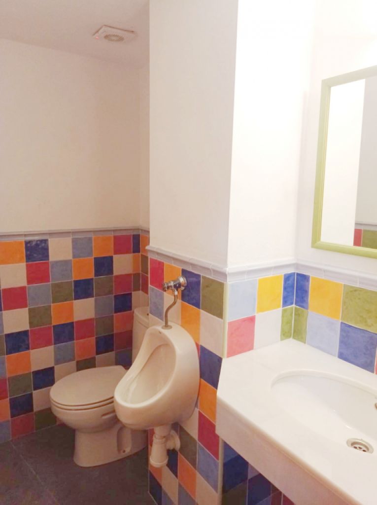 As good as new and bright shop in the center of Felanitx --- L 11 CM