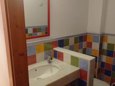 As good as new and bright shop in the center of Felanitx --- L 11 CM