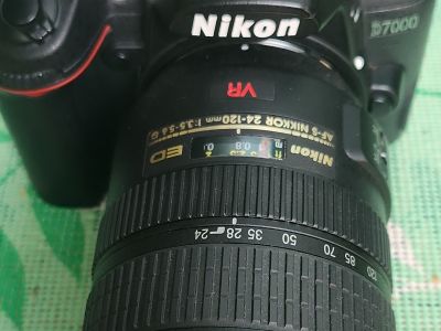 Nikon D 7000 mit Nikkor AF-S 24-120mm plus Zubehör