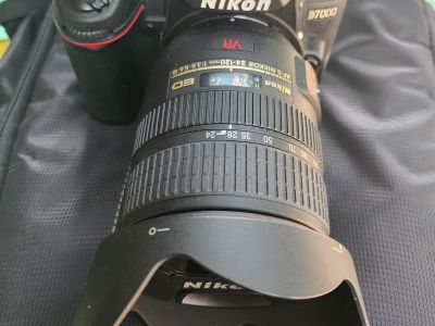 Nikon D 7000 mit Nikkor AF-S 24-120mm plus Zubehör