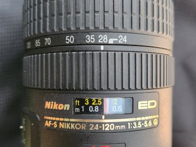 Nikon D 7000 mit Nikkor AF-S 24-120mm plus Zubehör