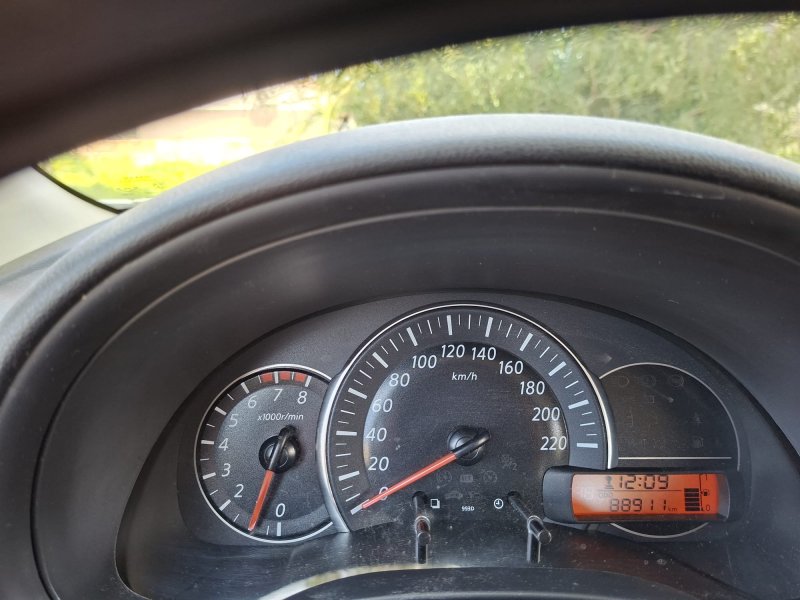 Nissan Micra weiß "Inselflitzer"