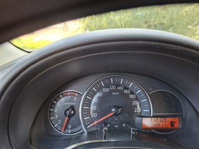 Nissan Micra weiß "Inselflitzer"