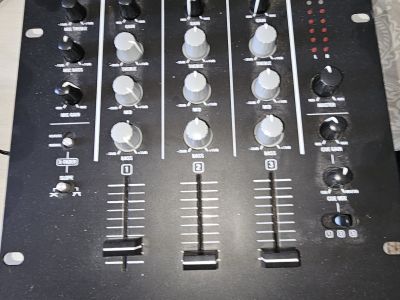 Numark M4