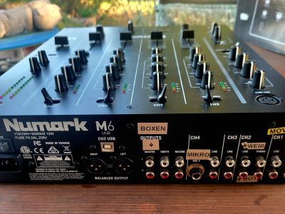 Mezclador DJ de 4 canales Numark M6 USB excelente estado, caja original