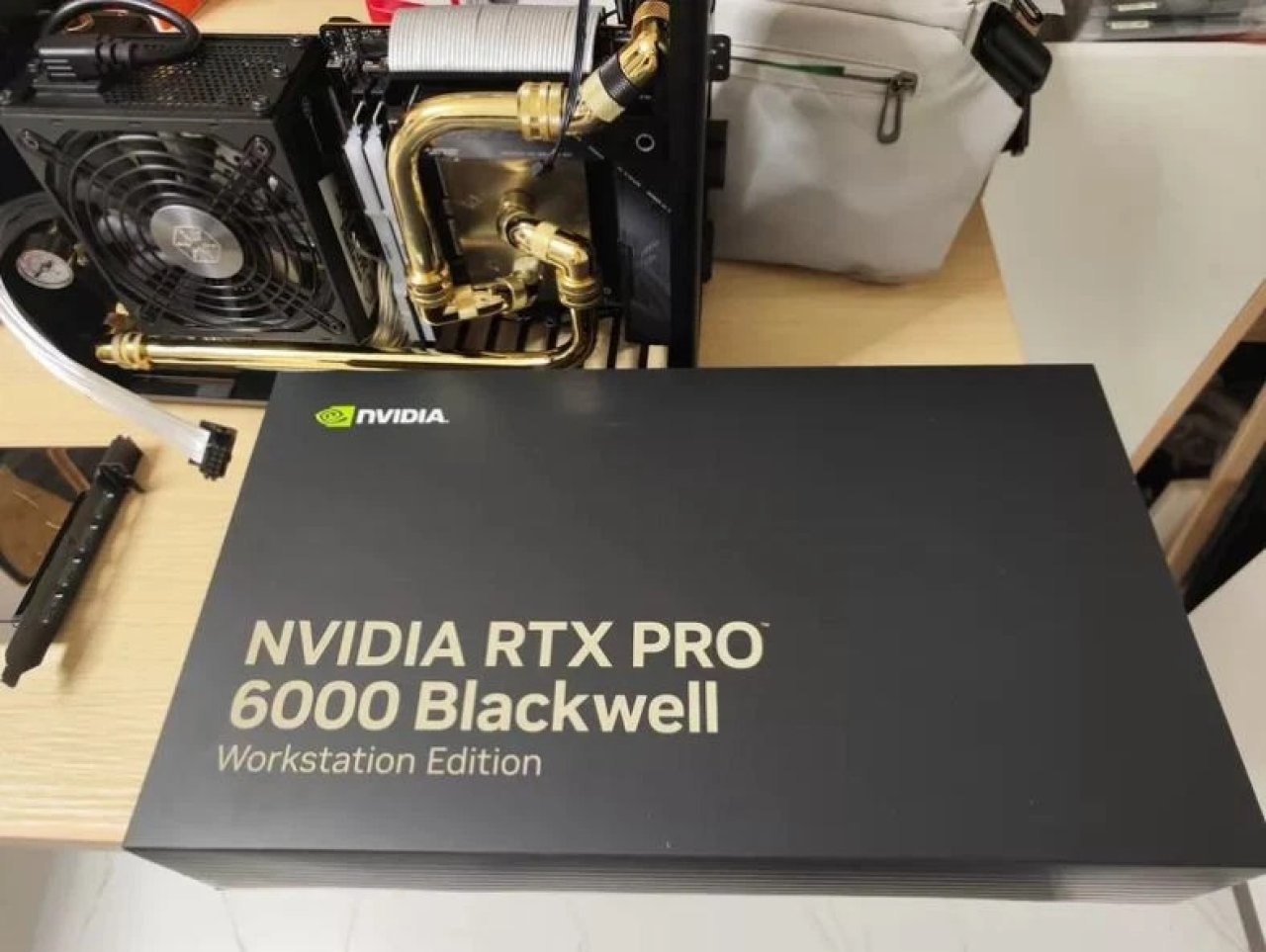 NVIDIA RTX PRO 6000 Blackwell Workstation 96GB GDDR7 Dual-Fan Vollwertige KI-GPU