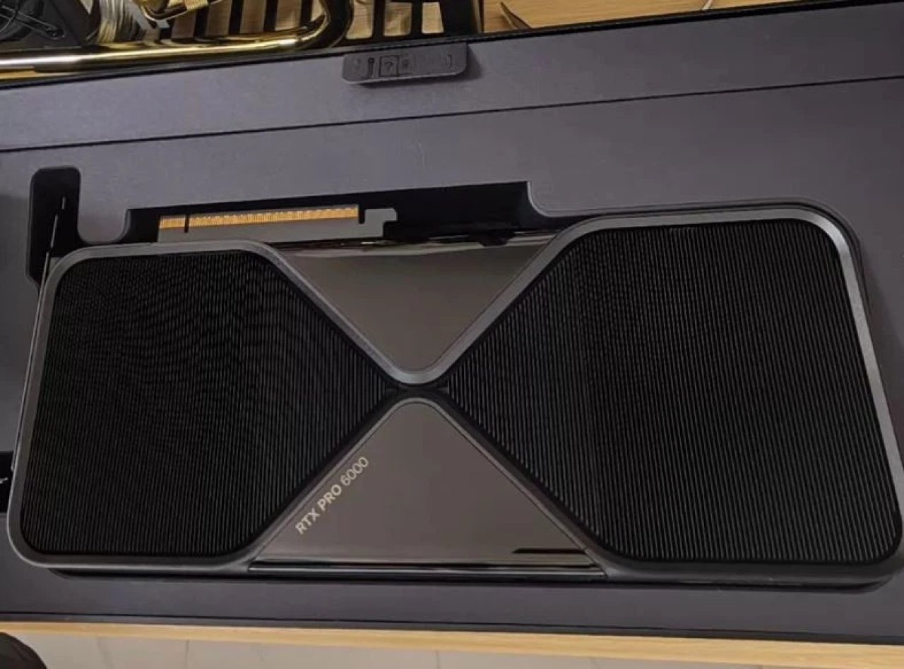 NVIDIA RTX PRO 6000 Blackwell Workstation 96GB GDDR7 Dual-Fan Vollwertige KI-GPU
