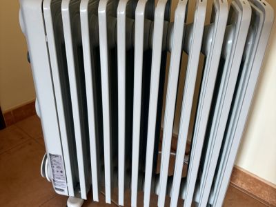 Oil-filled electric heater by DeLonghi