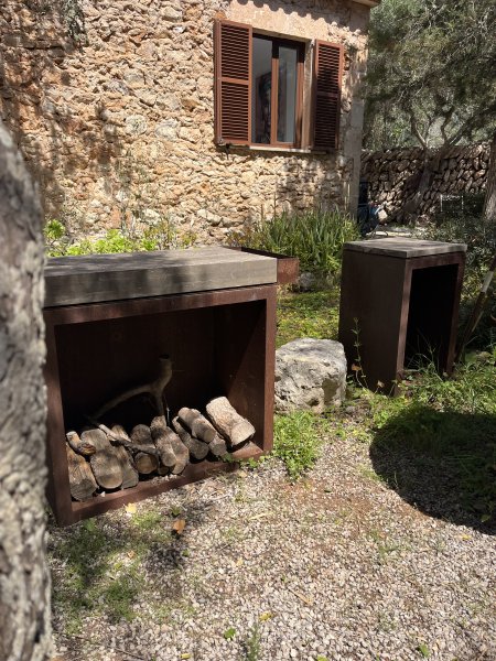 Ofyr Grill mit viel Equipment
