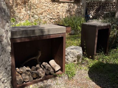 Ofyr Grill mit viel Equipment