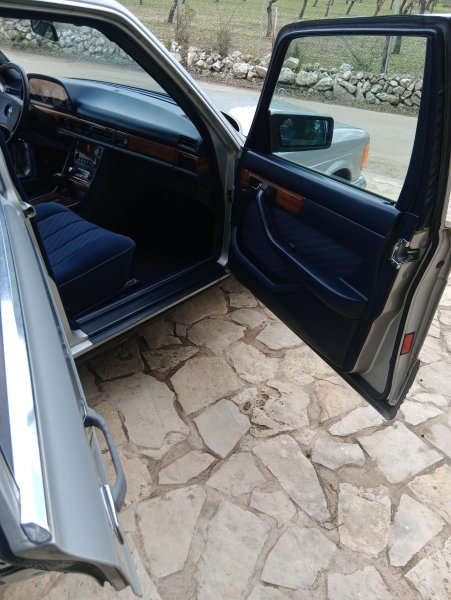 Oldtimer Mercedes S-Klasse W126 280SE Klassiker