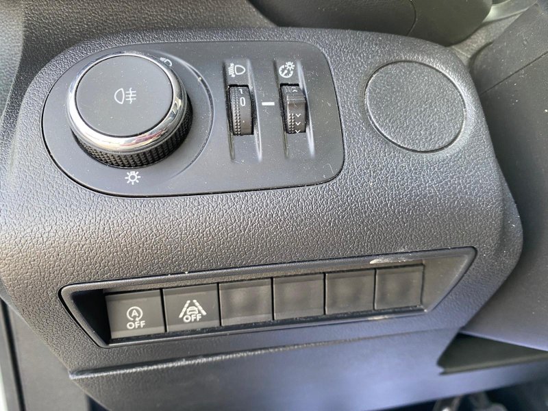 Opel Combo Life Expression 1.5 BHDi 102 PS 4P
