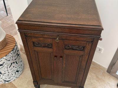 Original His Masters Voice 163 (HMV) Schrankgrammophon  voll funktionsfähig  ca. 1920er/30er Jahre