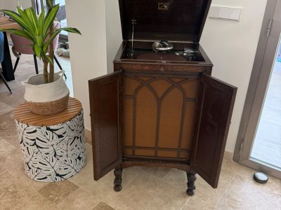 Original His Masters Voice 163 (HMV) Schrankgrammophon  voll funktionsfähig  ca. 1920er/30er Jahre