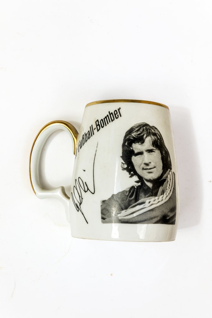 Original-Krug zur WM 1974 in D mit den Maskottchen Tip & Tap