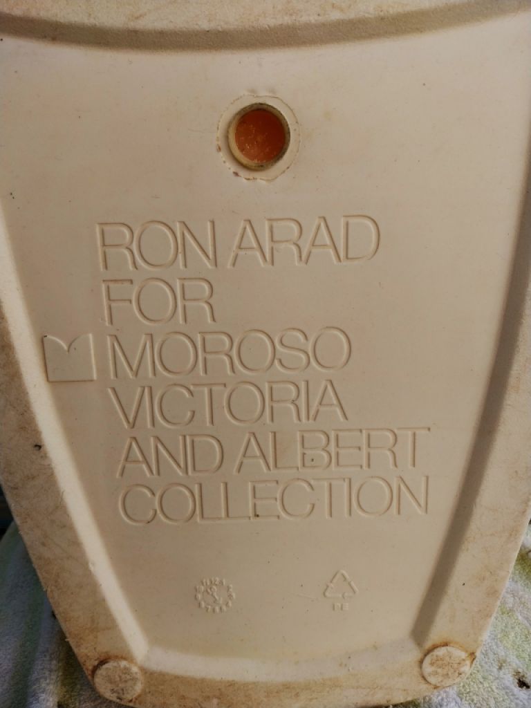 Sillas originales de Ron Arad