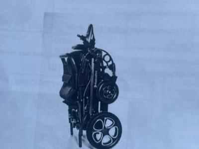 Orthopaedischer Rollstuhl elektrisch