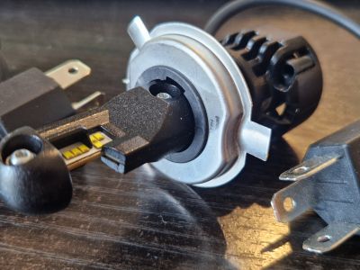 OSRAM Led Scheinwerfer 22069 H4 - legal für viele Modelle