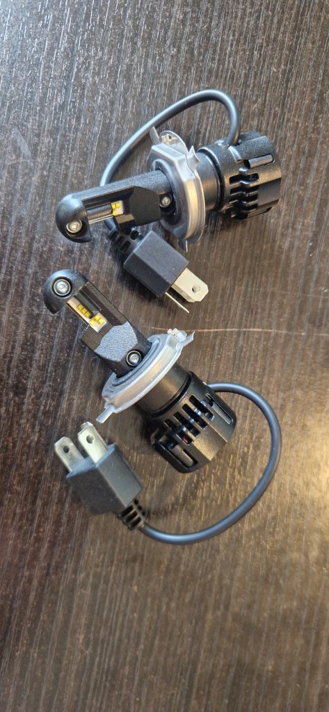 OSRAM Led Scheinwerfer 22069 H4 - legal für viele Modelle