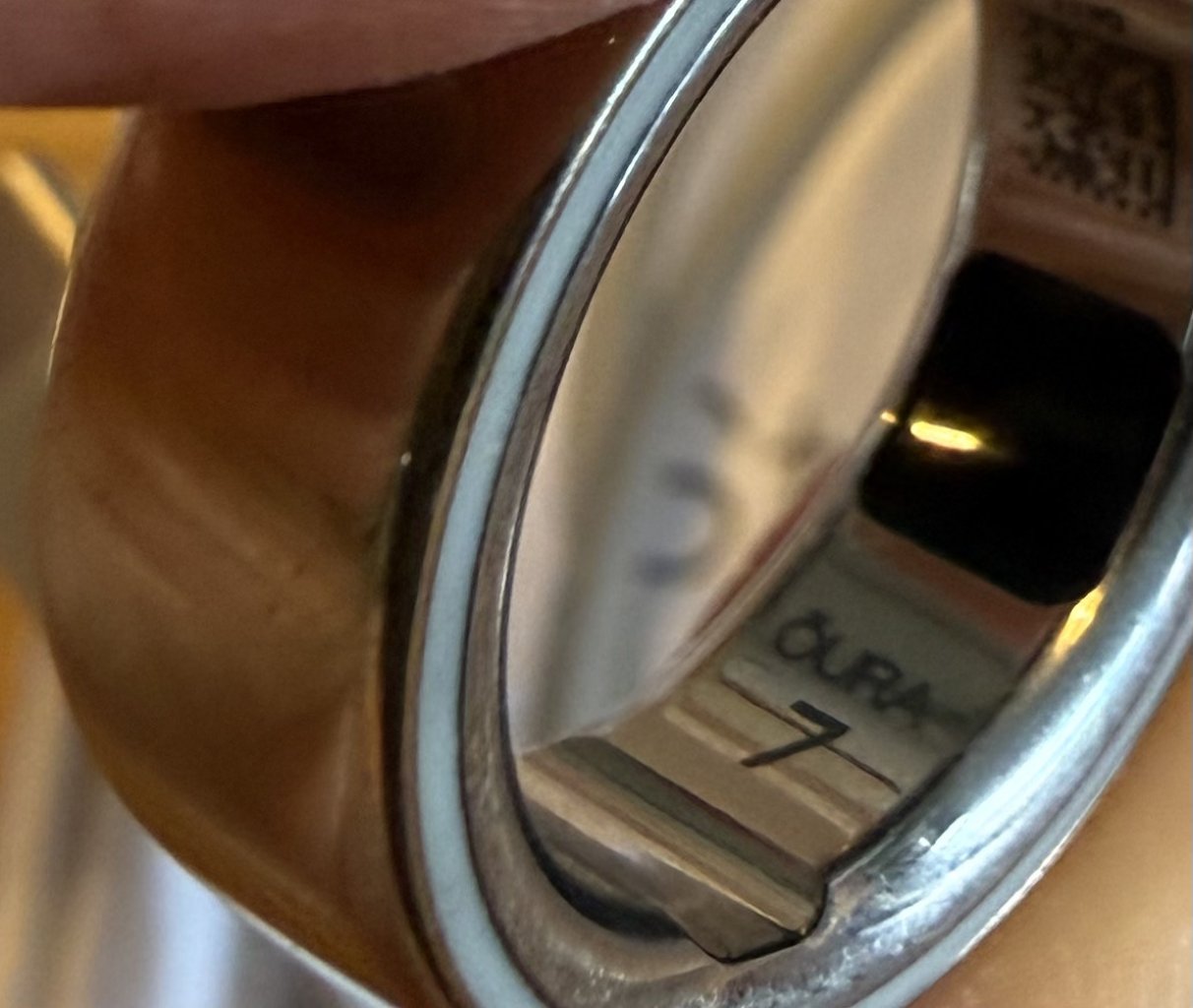 Oura Ring 4  Gold | Größe 7: Smart Ring  Gut erhalten  Inkl. Ladegerät & Originalverpackung