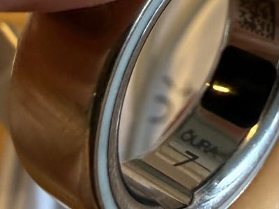 Oura Ring 4  Gold | Größe 7: Smart Ring  Gut erhalten  Inkl. Ladegerät & Originalverpackung