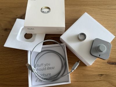 Oura Ring 4  Gold | Größe 7: Smart Ring  Gut erhalten  Inkl. Ladegerät & Originalverpackung