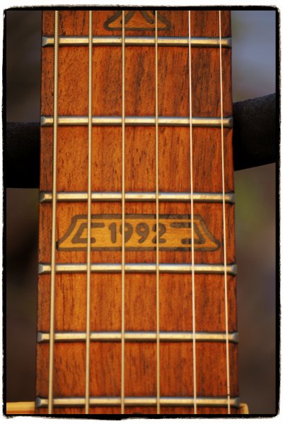 Ovation Elektroakustische Gitarre