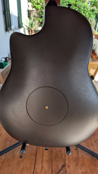 Ovation Elektroakustische Gitarre