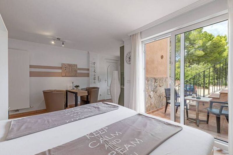 Paguera ground floor for rent