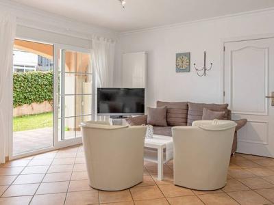 Paguera ground floor for rent