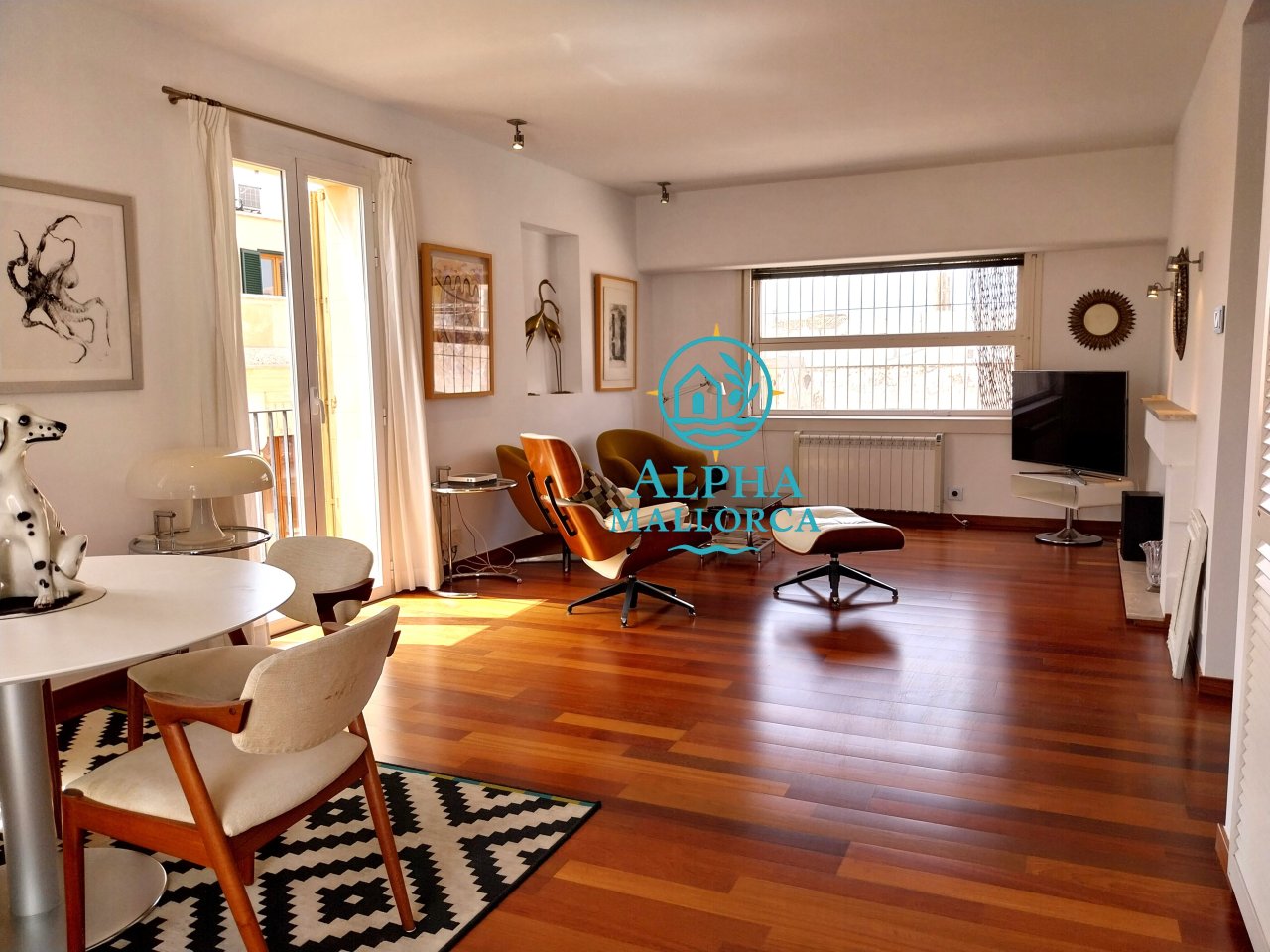 PALMA-ALTSTADT: Renovierte Wohnung mit eigener Terrasse und optionalem TG-Stellplatz