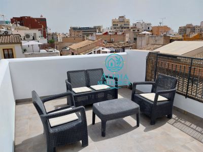PALMA-ALTSTADT: Renovierte Wohnung mit eigener Terrasse und optionalem TG-Stellplatz