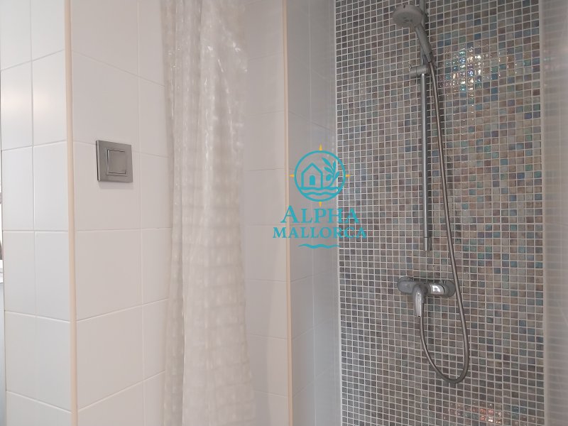 PALMA-ALTSTADT: Renovierte Wohnung mit eigener Terrasse und optionalem TG-Stellplatz