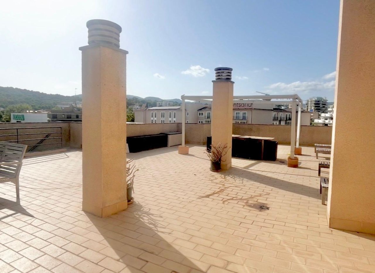 Palma Dachgeschosswohnung mit großer privater Dachterrasse