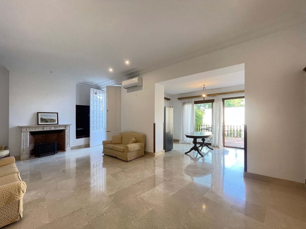 PALMA - Representative large apartment 195 sqm with garden 160 sqm, terraces 50 sqm in the heart of Palma.