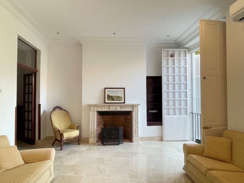 PALMA - Representative large apartment 195 sqm with garden 160 sqm, terraces 50 sqm in the heart of Palma.