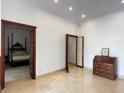 PALMA - Representative large apartment 195 sqm with garden 160 sqm, terraces 50 sqm in the heart of Palma.