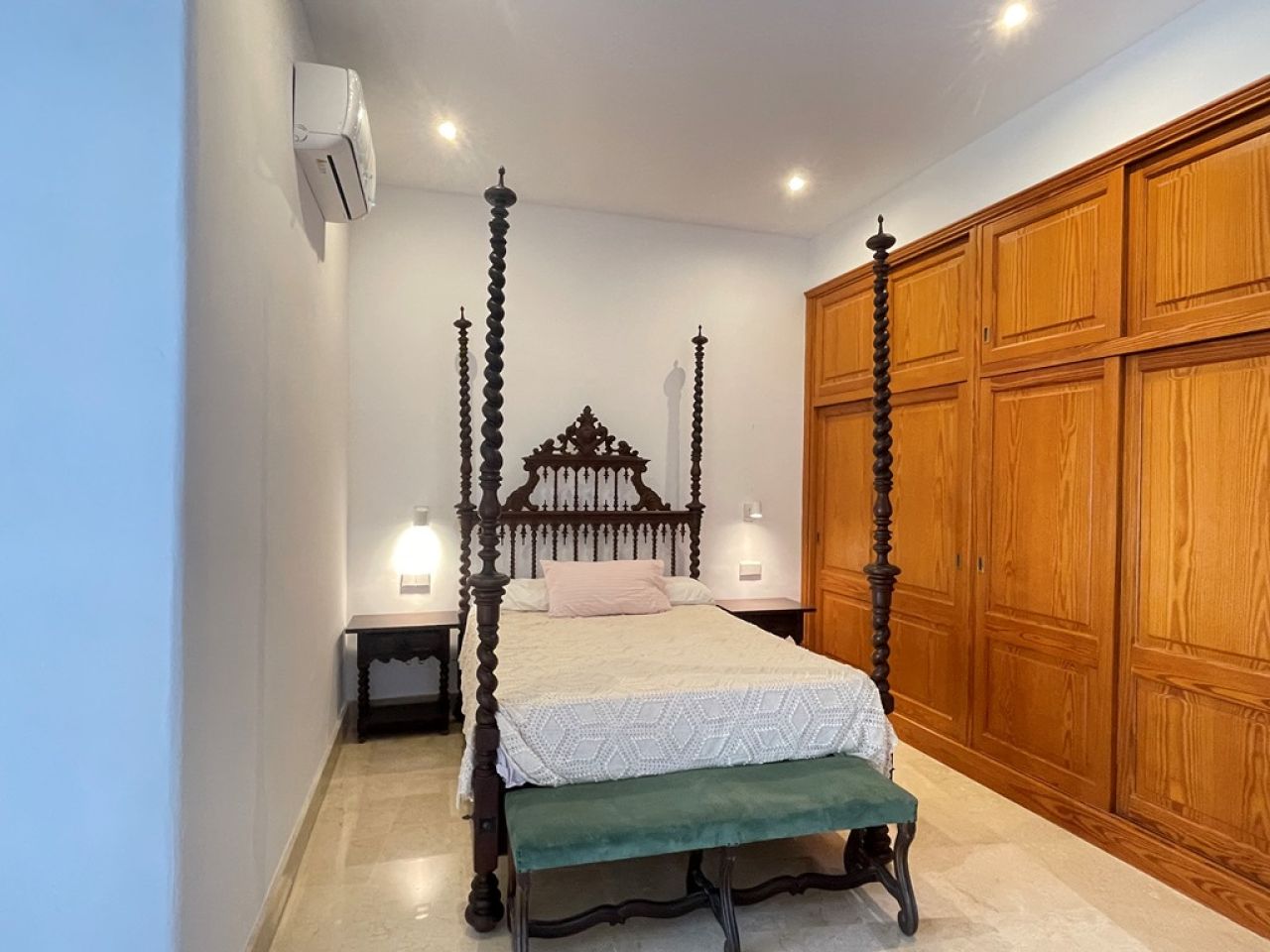 PALMA - Representative large apartment 195 sqm with garden 160 sqm, terraces 50 sqm in the heart of Palma.