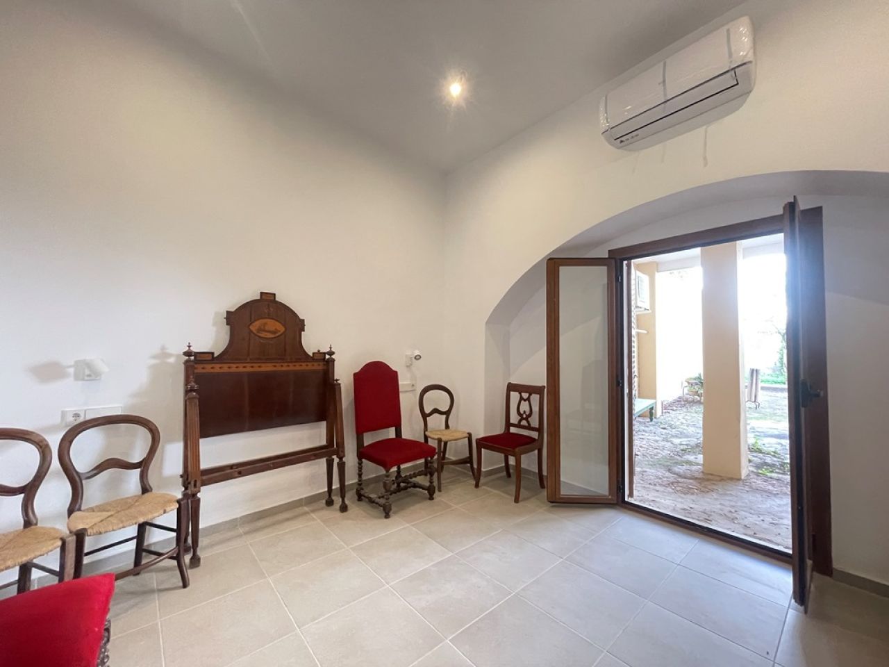 PALMA - Representative large apartment 195 sqm with garden 160 sqm, terraces 50 sqm in the heart of Palma.