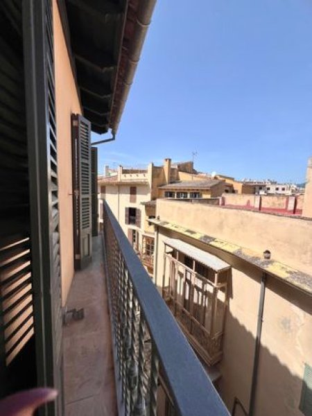 Piso en Palma con terraza en el casco antiguo.