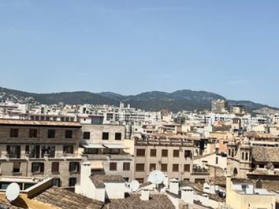 Piso en Palma con terraza en el casco antiguo.